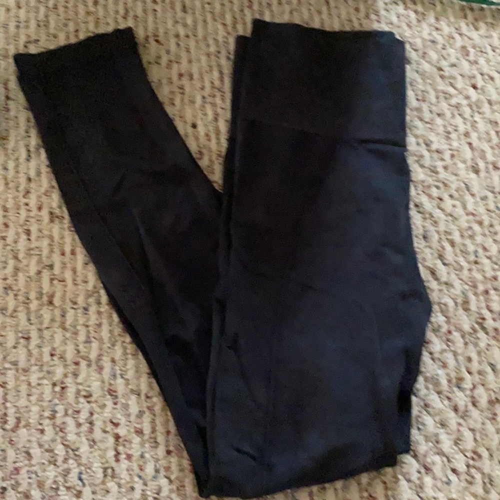 navy yummie brand leggings